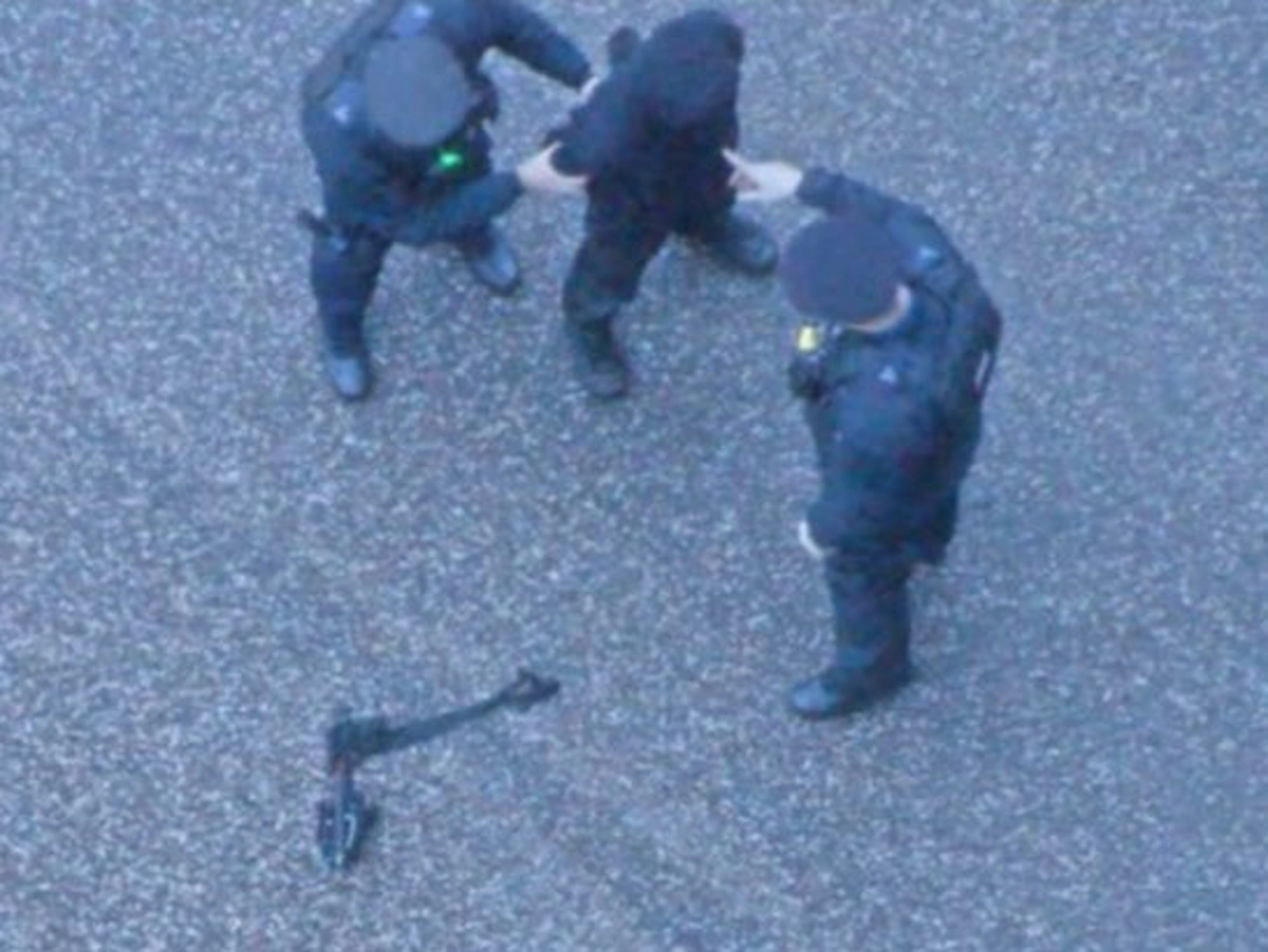 انزو مائرسکا سرمربی چلسی در کنار زمین